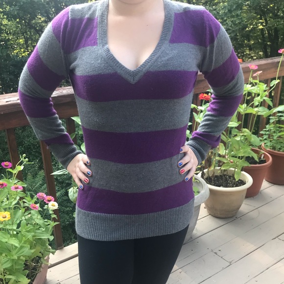 Striped Gap Sweater - Picture 1 of 4